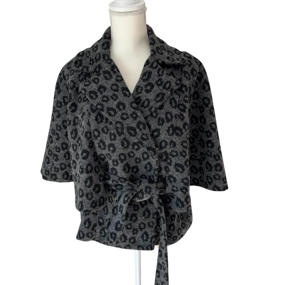 A. BYER Grey Black Leopard Print Cape Coat Jacket Size Medium